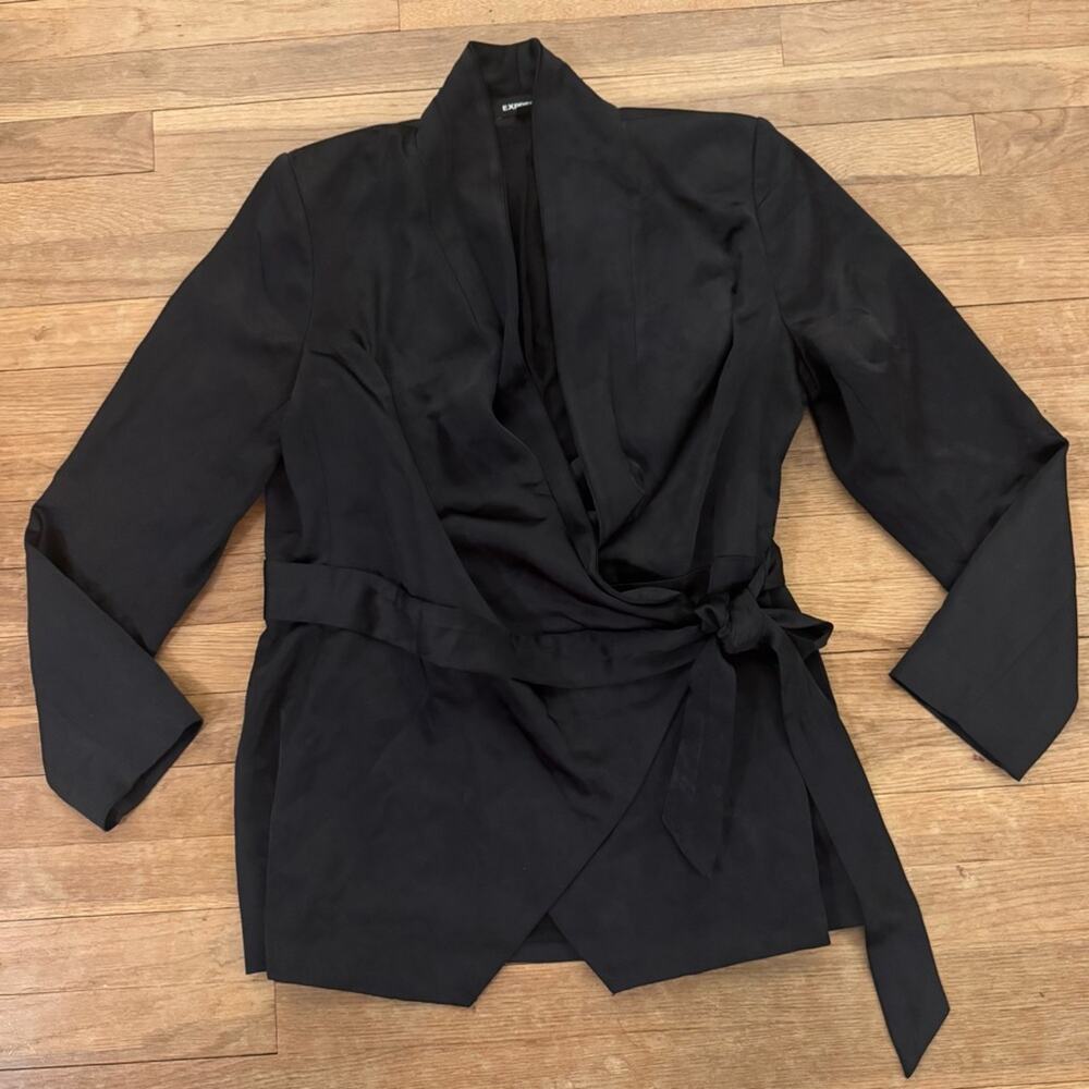 Express black satin long sleeve wrapped jacket size large L
b68